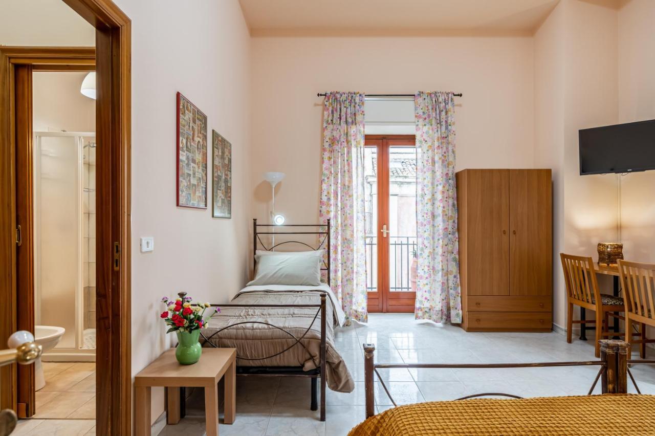 Catania Central And Comfy Apartments Екстер'єр фото