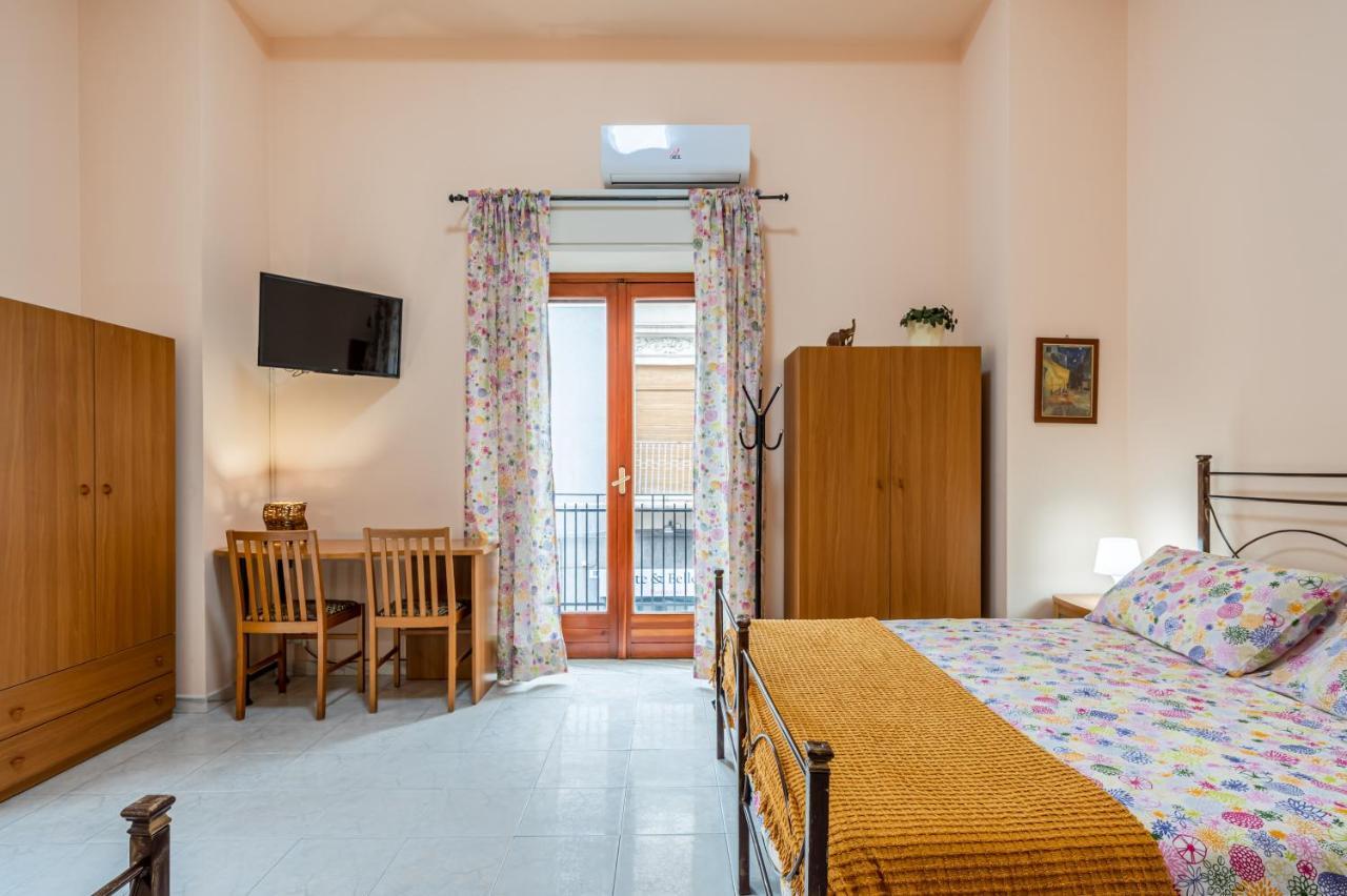 Catania Central And Comfy Apartments Екстер'єр фото